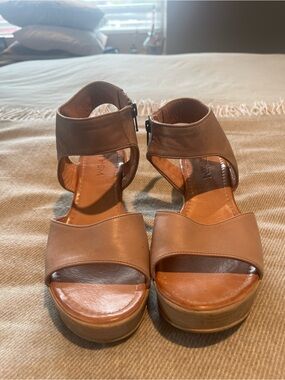 Comfort Step Tan Platform Sandals with Ankle Zip